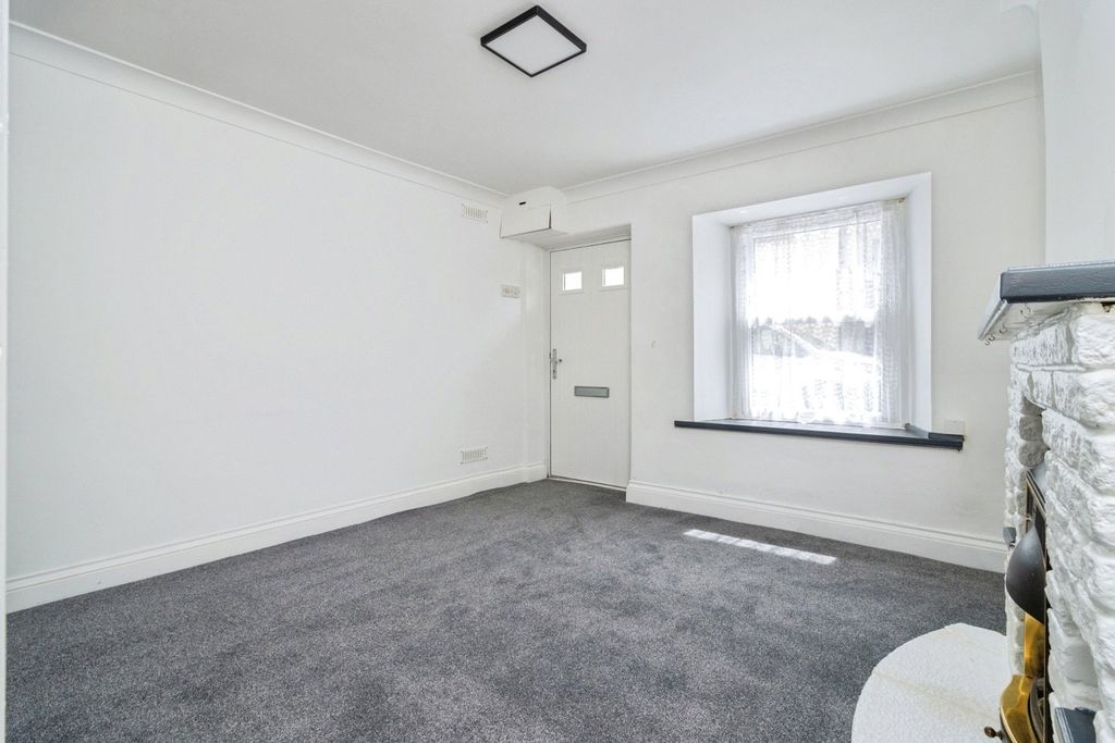 Property photo 2 of 15 Pbox-Img.Jpg