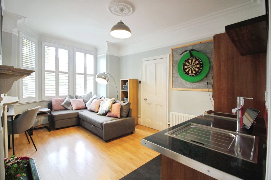 Property photo 3 of 16 Picture No. 02