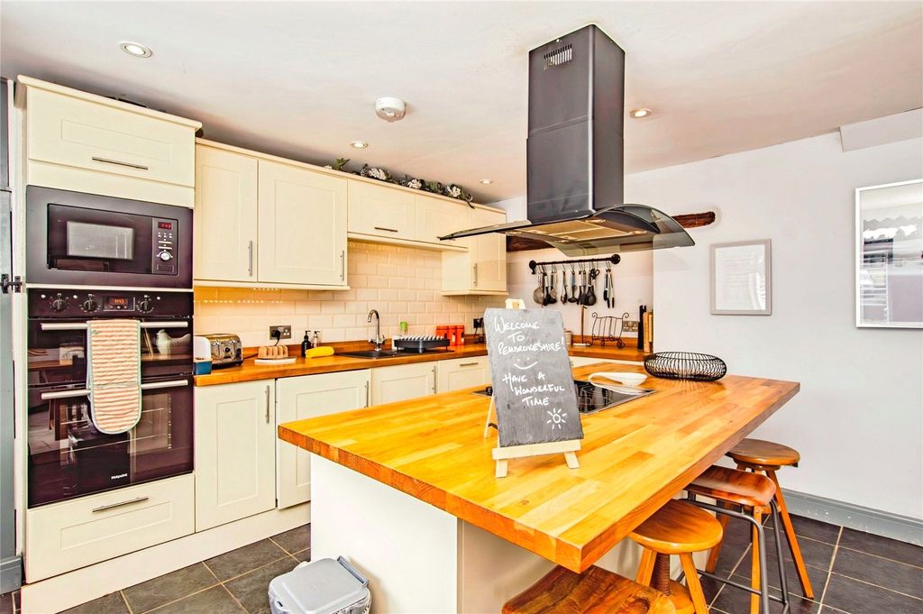 Property photo 2 of 17 Picture No. 05