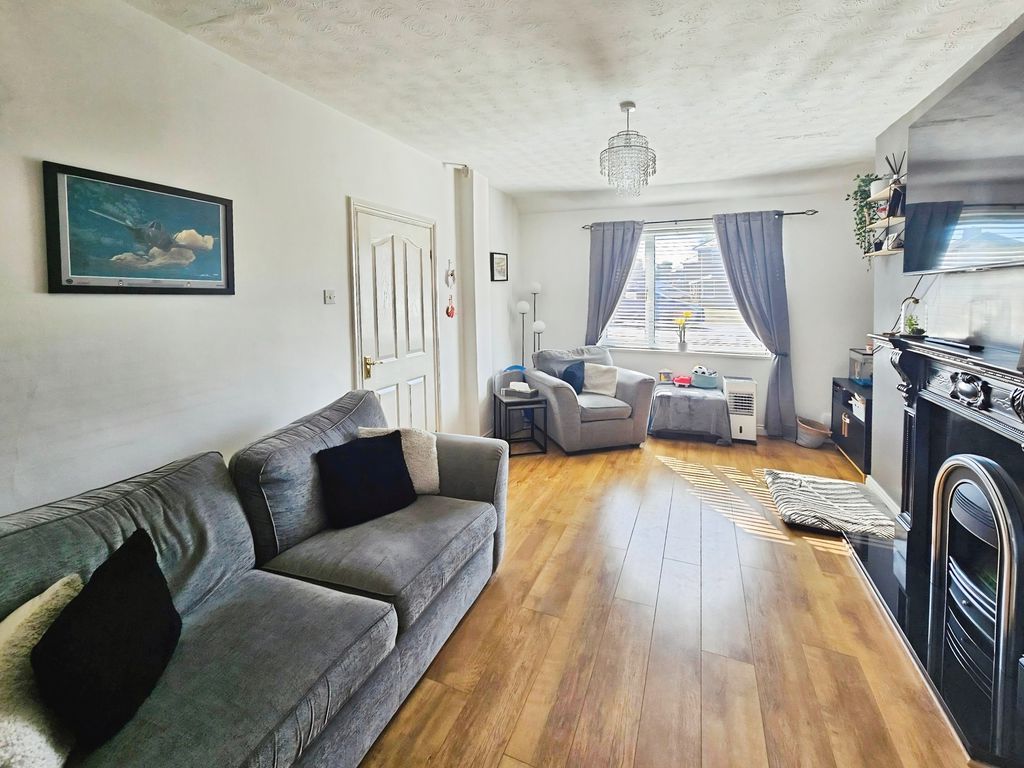 Property photo 2 of 13 Photo 10