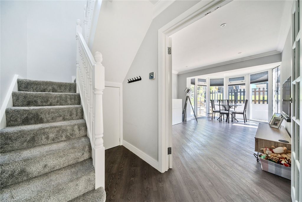 Property photo 2 of 25 Picture No. 21