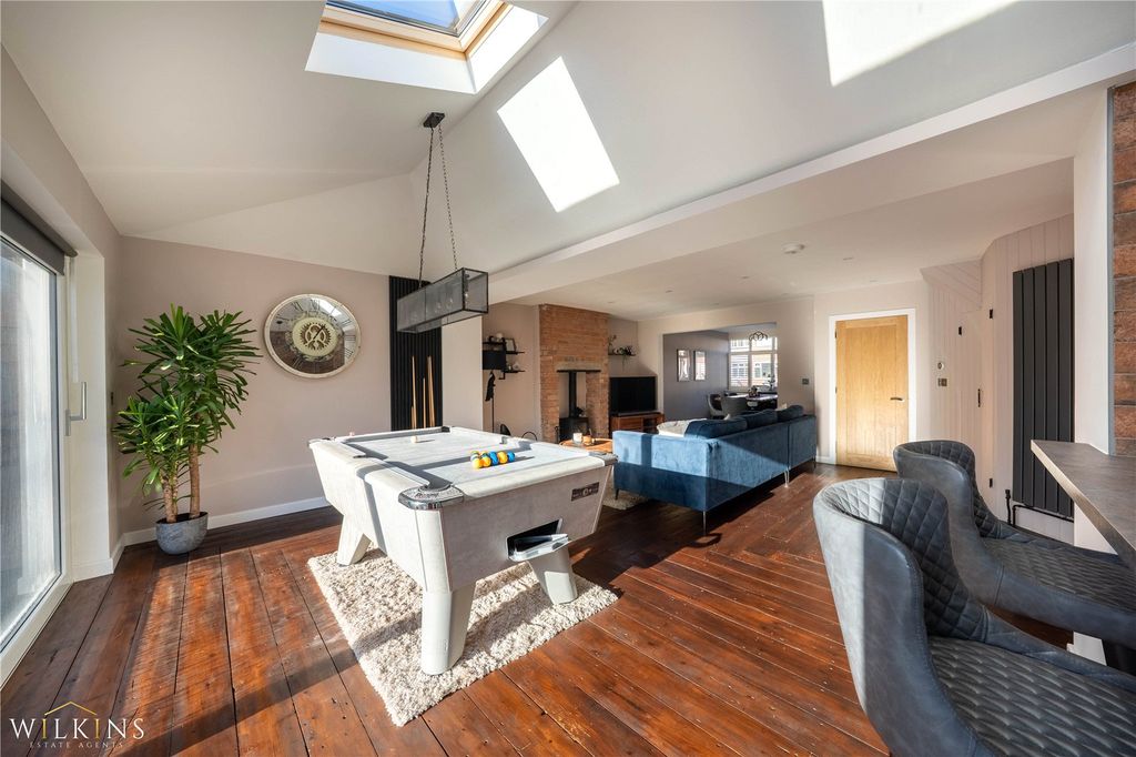 Property photo 3 of 40 Picture No. 24