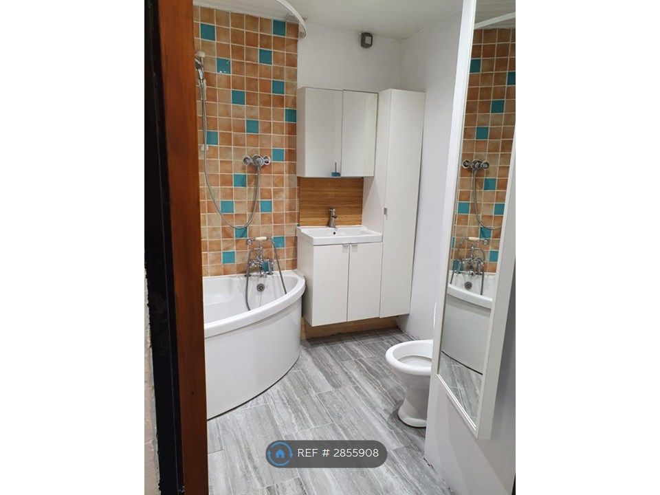 Property photo 2 of 15 Bathroom