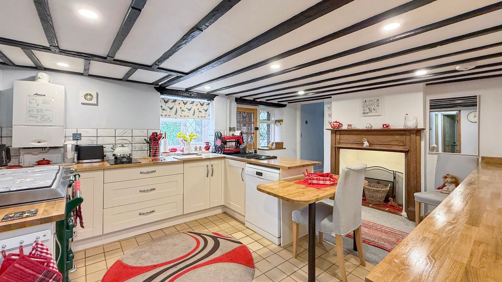 Property photo 3 of 23 Kitchen/Breakfast Room