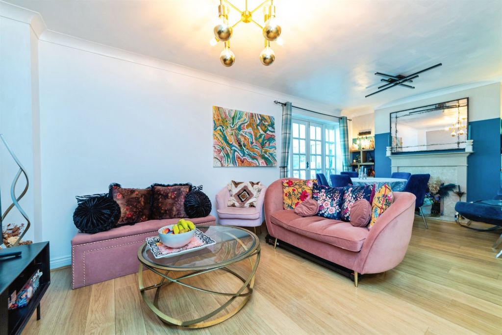 Property photo 2 of 20