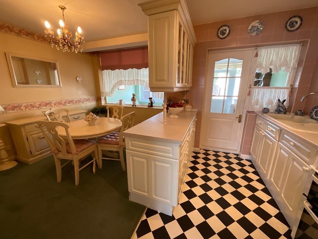 Property photo 3 of 15 Kitchen 15'9 x 8'9