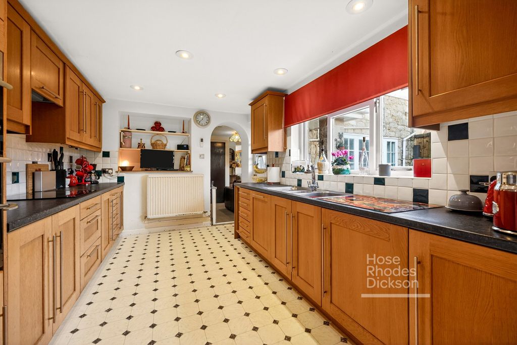 Property photo 3 of 23 Pbox-Img.Jpg