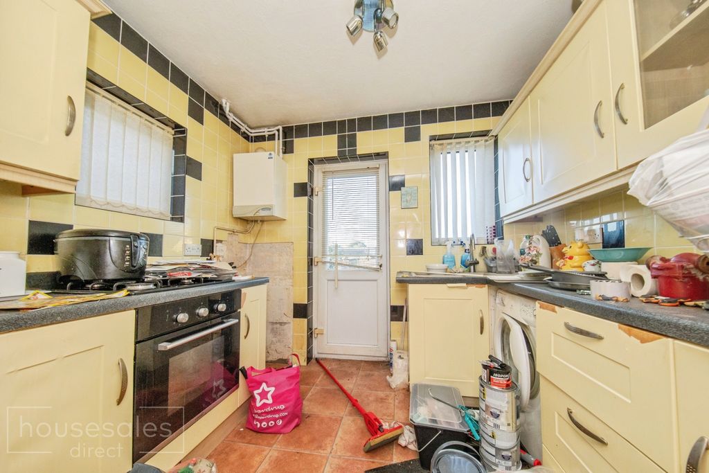 Property photo 2 of 7
