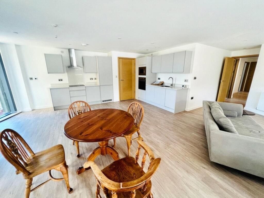 Property photo 3 of 14 4