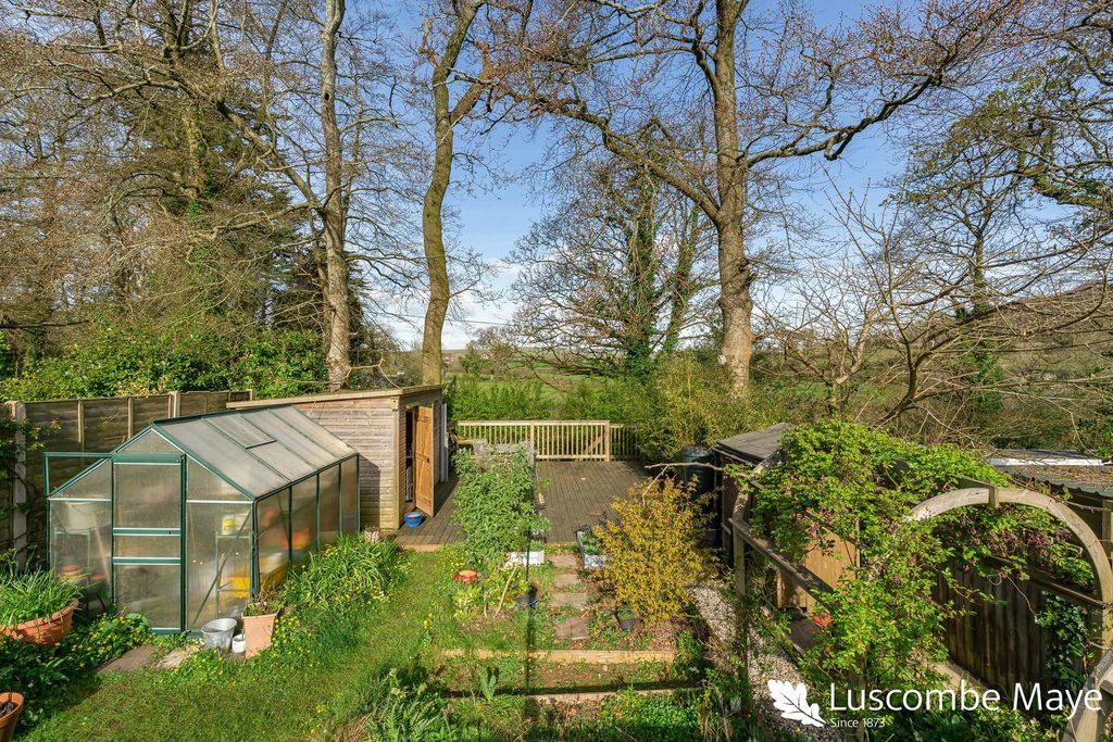 Property photo 2 of 27