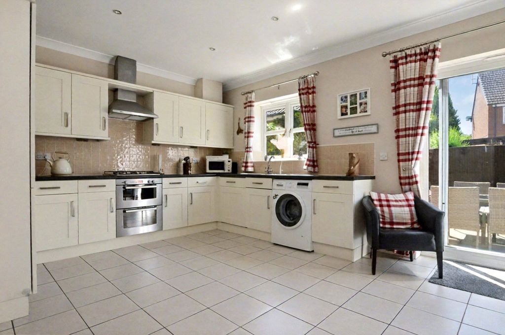 Property photo 3 of 21 Picture No. 26