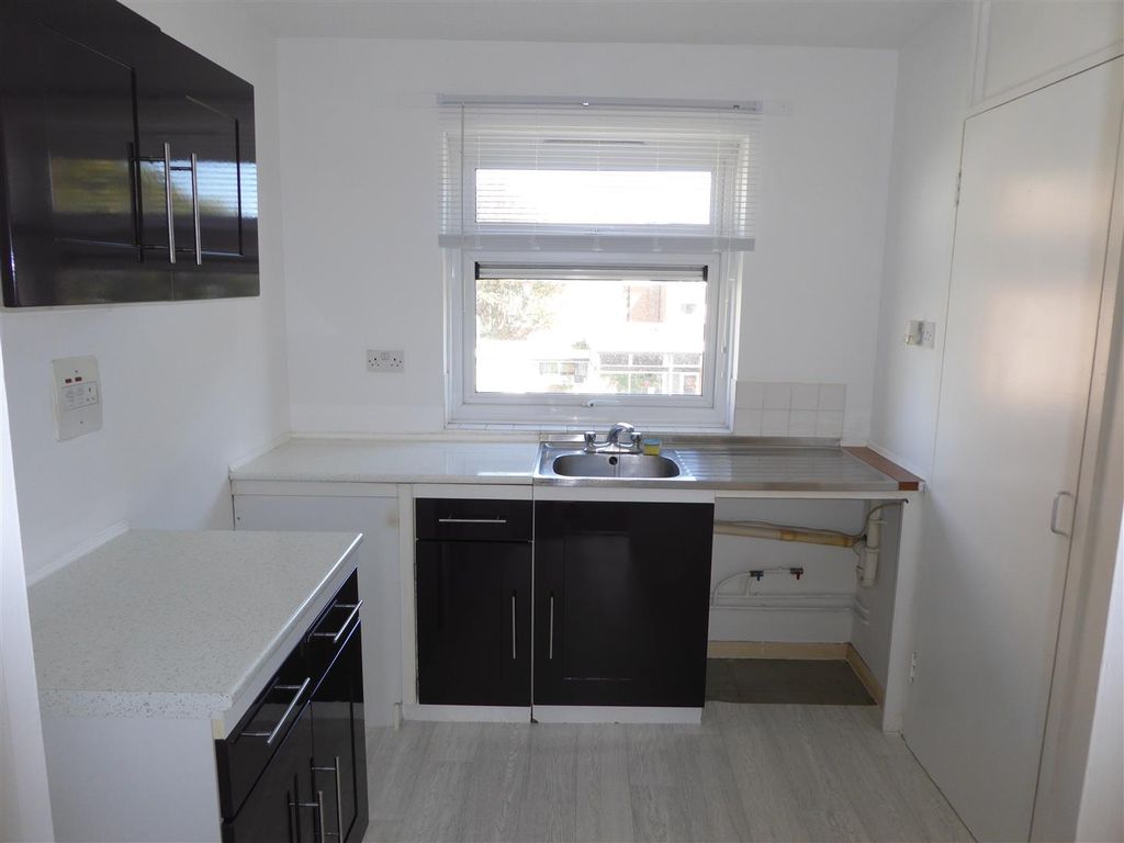 Property photo 2 of 8 33 Belmont Street 002.Jpg