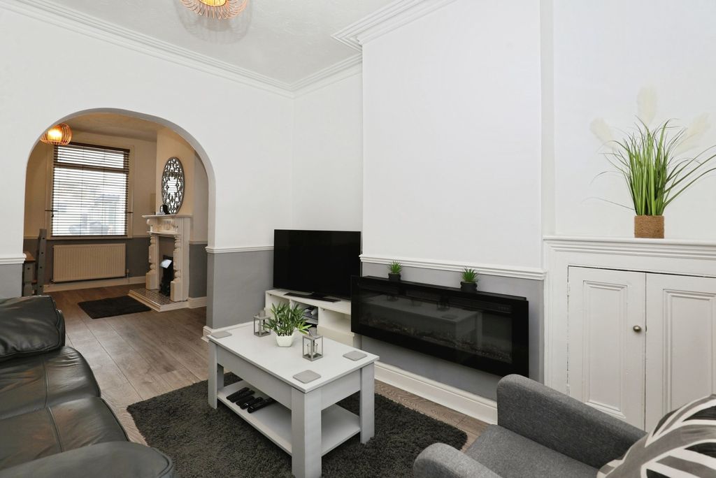 Property photo 3 of 22 Pbox-Img.Jpg