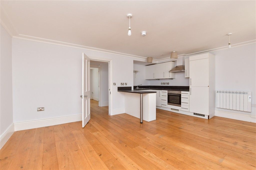 Property photo 1 of 9 Lounge/ Kitchen/ Diner