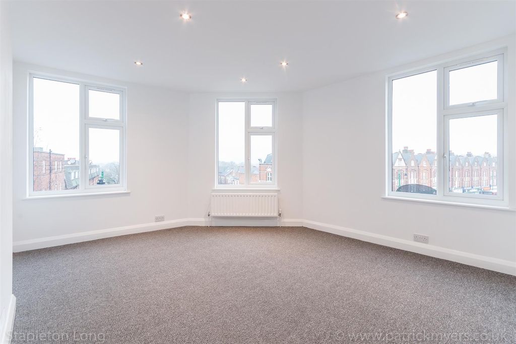 Property photo 1 of 6 12 York House-4.Jpg