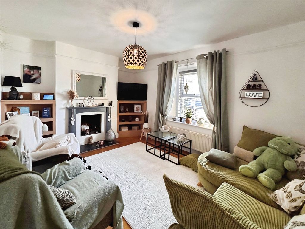 Property photo 2 of 13 Picture No. 11