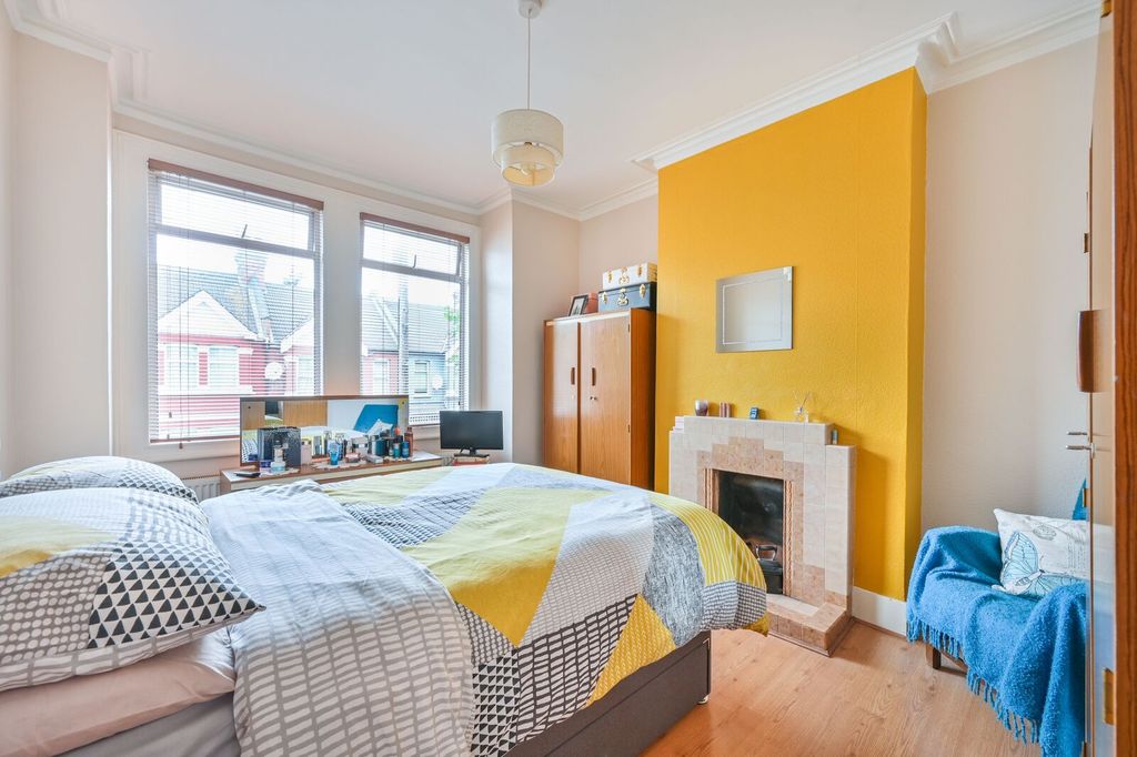 Property photo 2 of 12