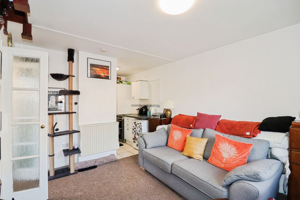 Property photo 3 of 11 Living Room