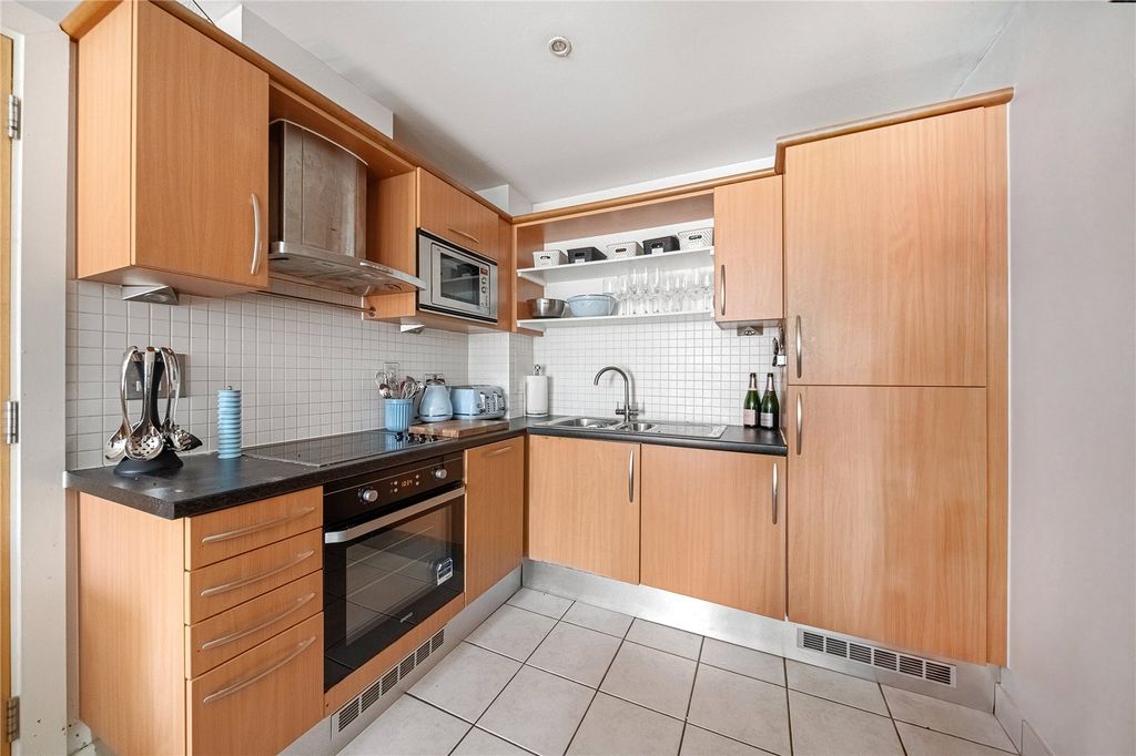 Property photo 3 of 13 Picture No. 18
