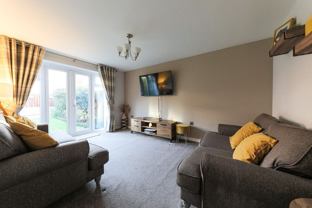 Property photo 3 of 19 Living Room