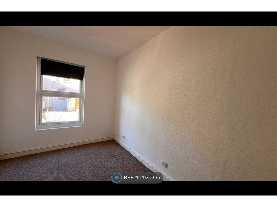 Property photo 3 of 6 Bedroom 2