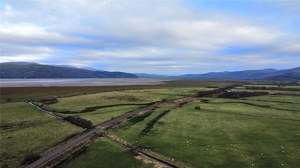 Property photo 3 of 4 Picture No. 07