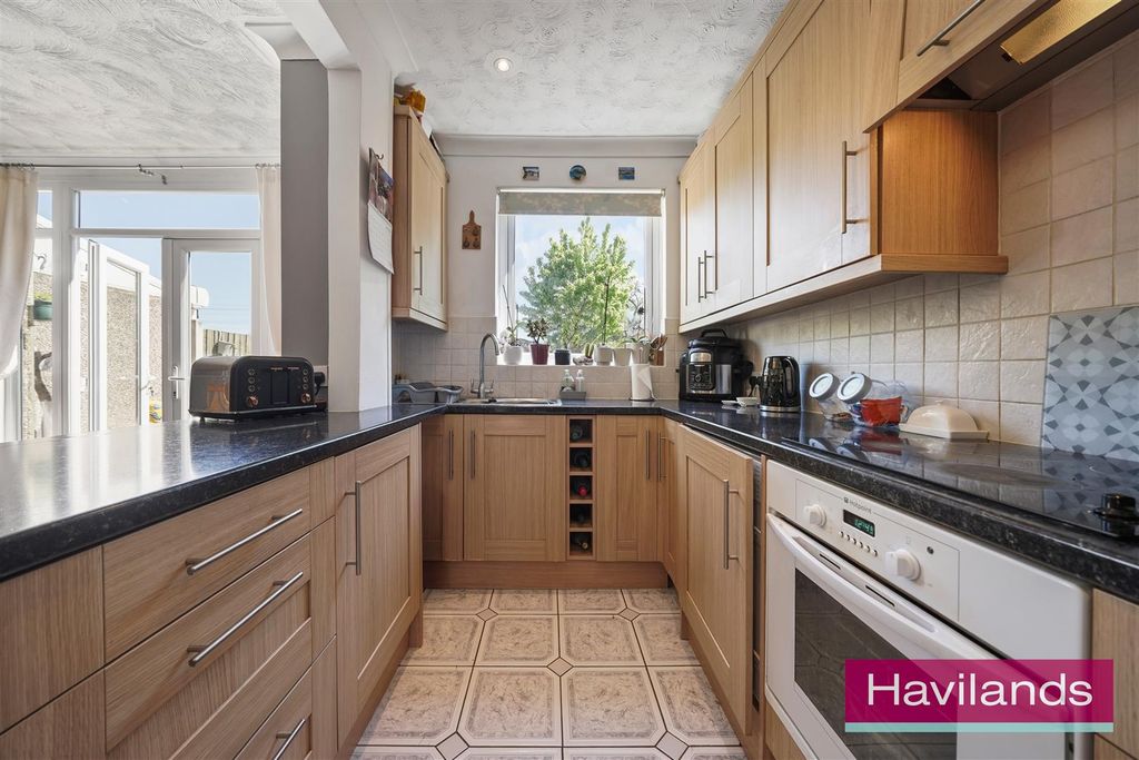 Property photo 3 of 12 Chatsworth Drive-6.Jpg