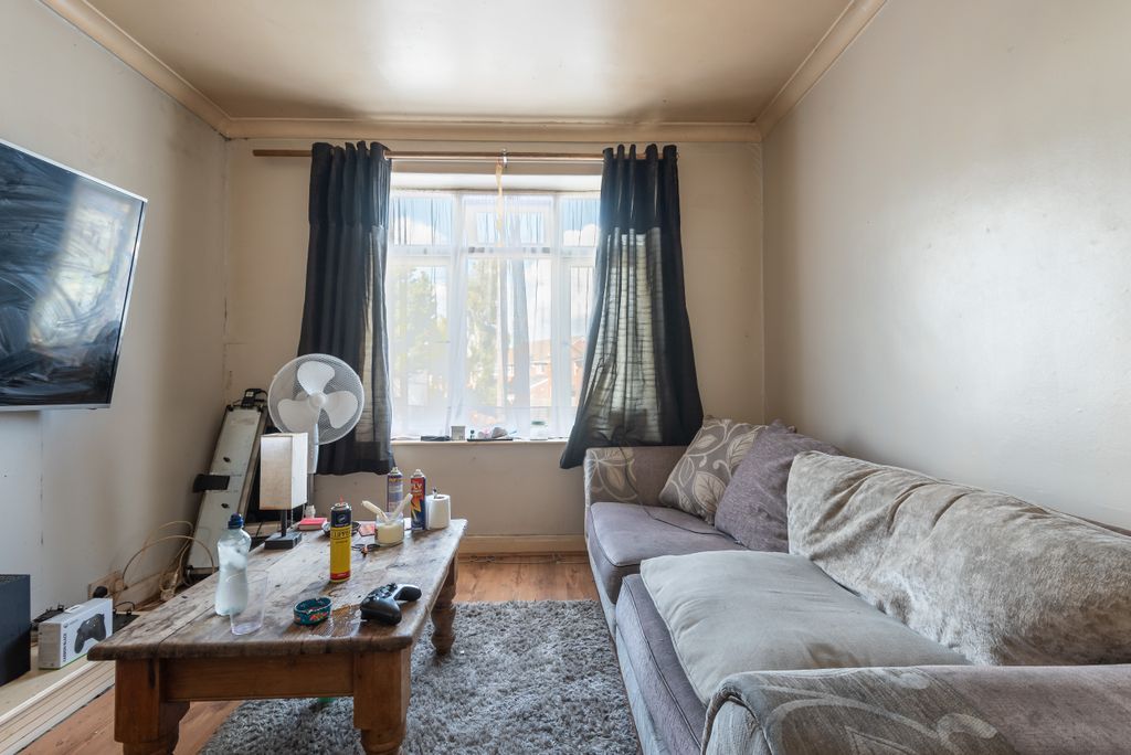 Property photo 2 of 20