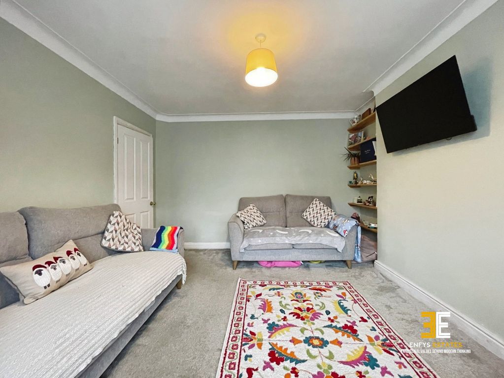 Property photo 3 of 32