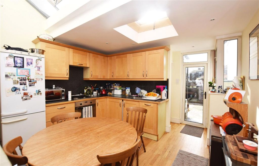Property photo 2 of 4 Picture No. 04