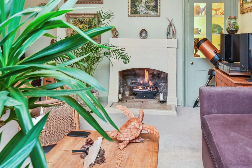 Property photo 3 of 18