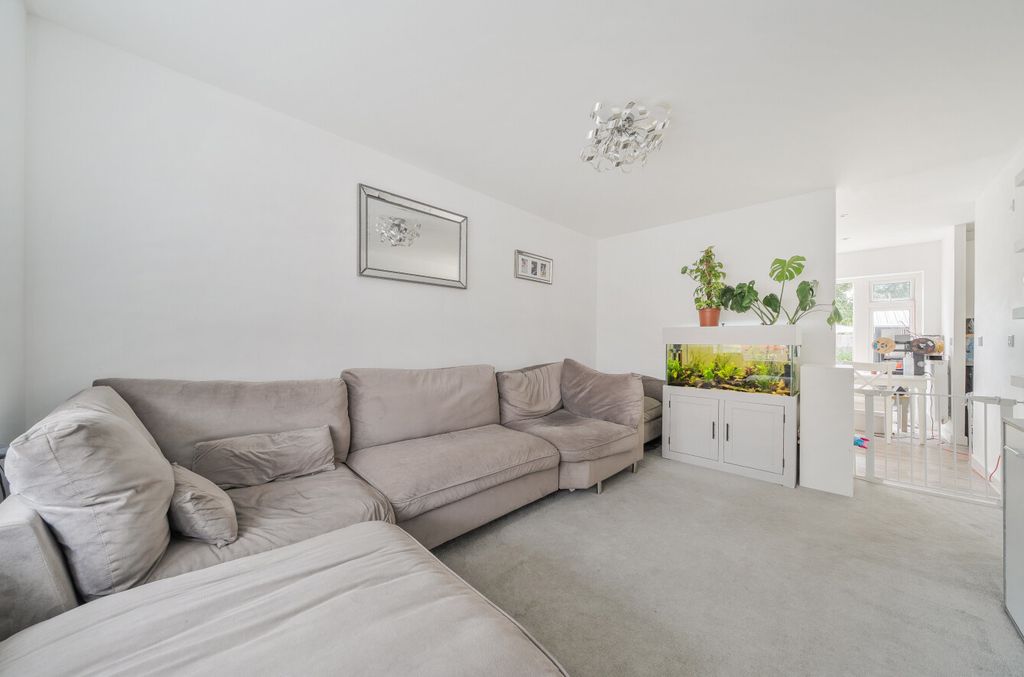 Property photo 2 of 13 1481061-6-6A3E54F...