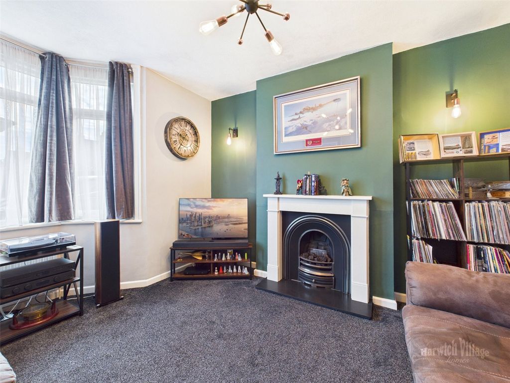 Property photo 2 of 19 Picture 2