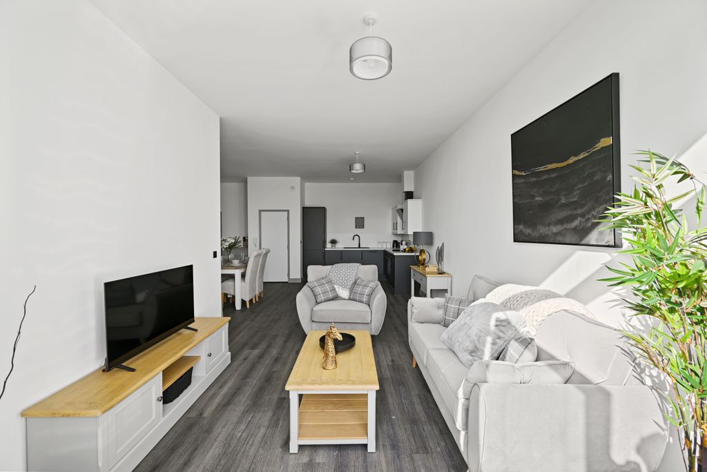 Property photo 1 of 6 Front