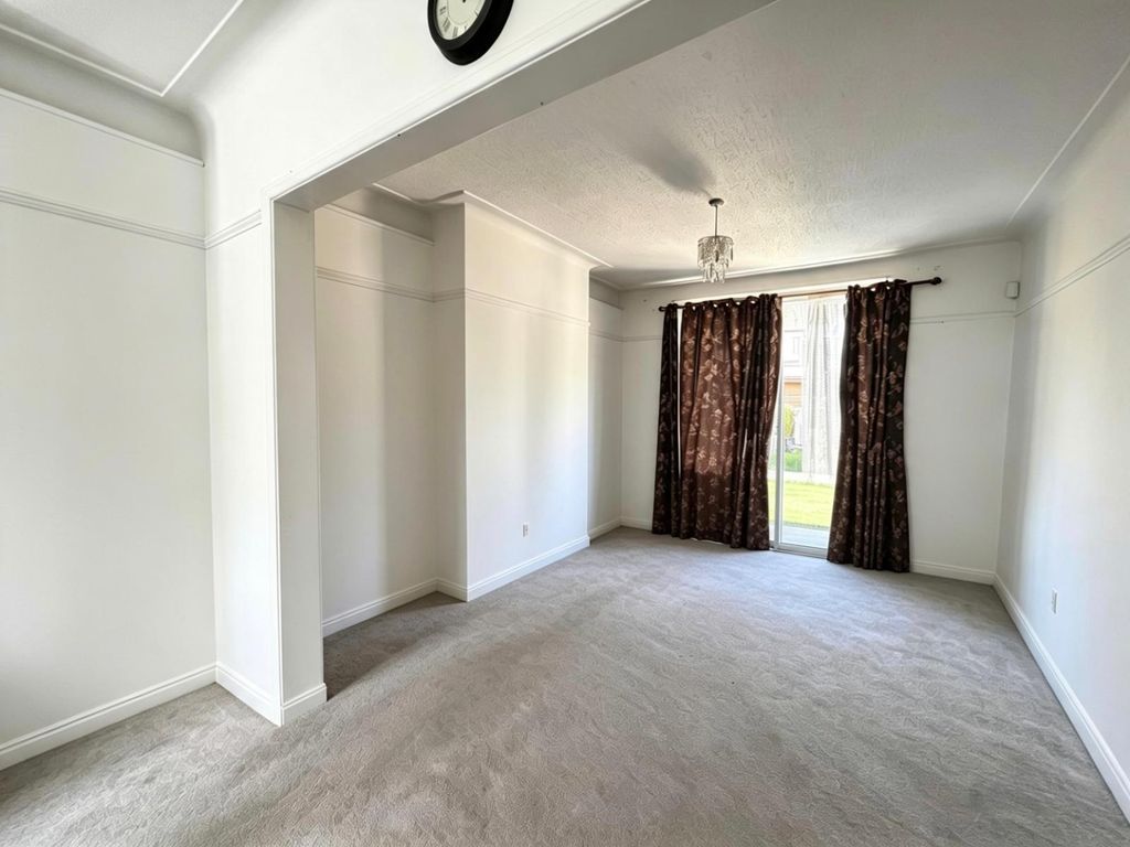 Property photo 3 of 11 18 First Avenue. Wembley, Ha9 8Qg (7)