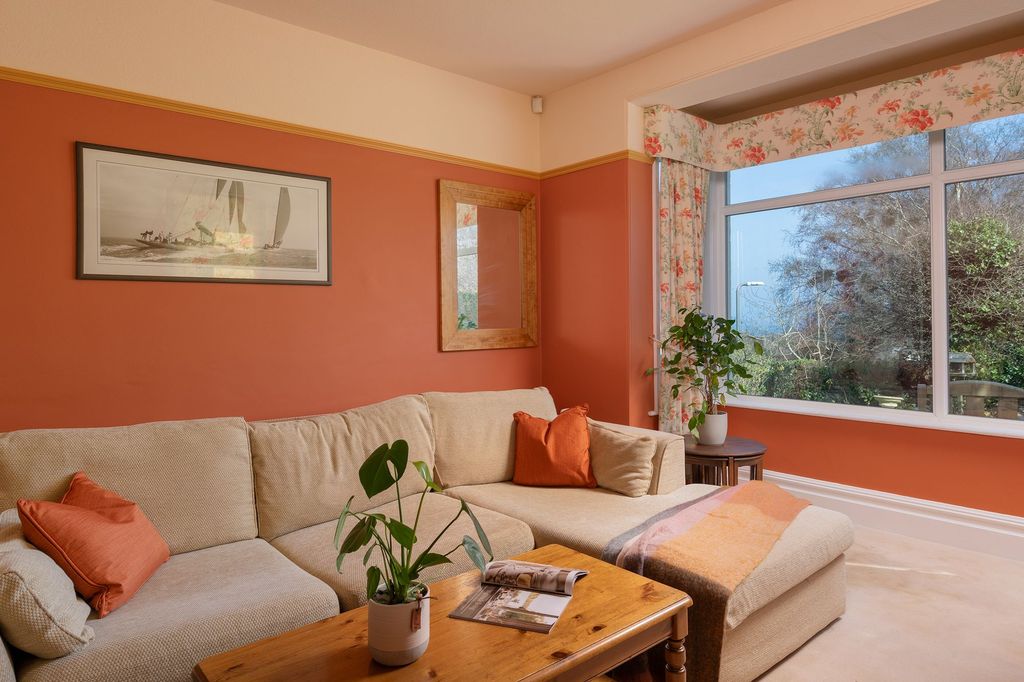 Property photo 3 of 14 Wavecrest, Paignton