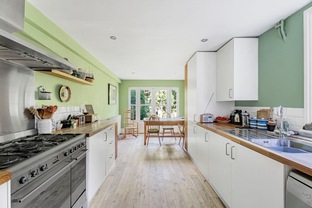 Property photo 3 of 16 Kitchen