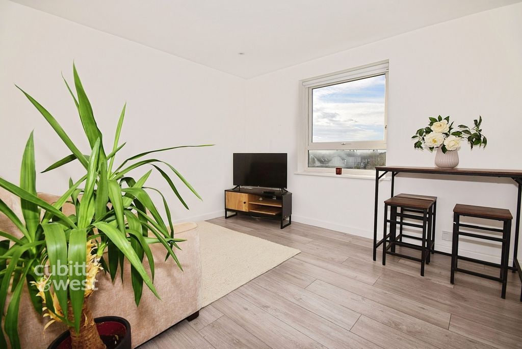 Property photo 2 of 10 2Fa57cd4-Dsc_4210