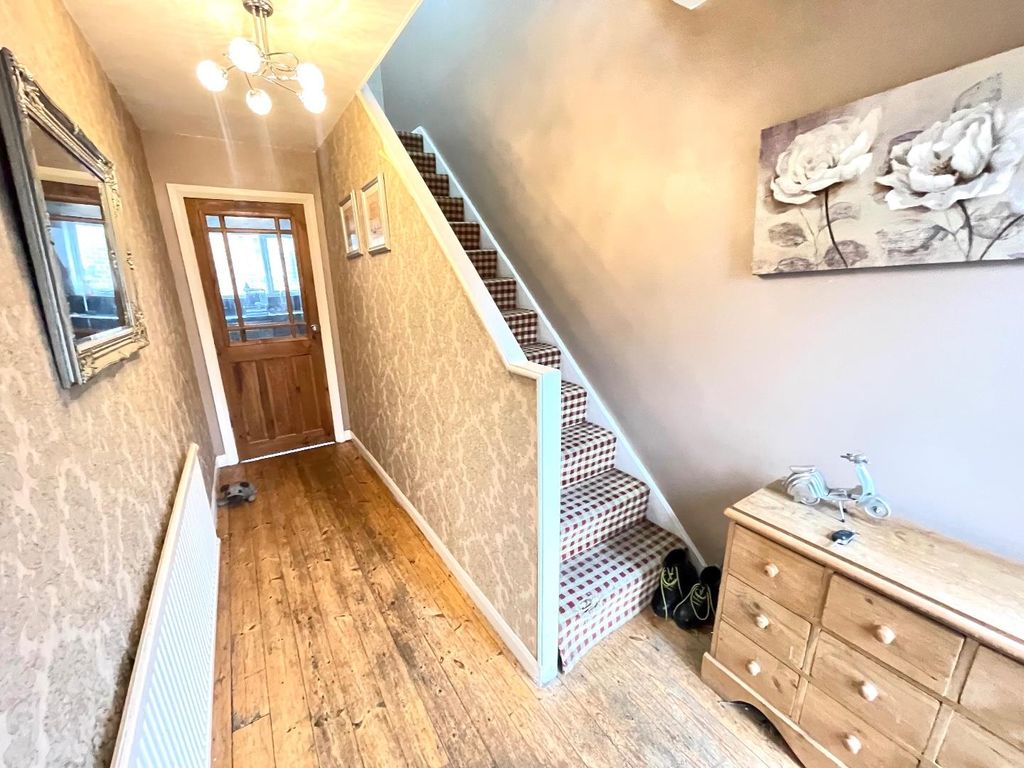 Property photo 2 of 19 Hallway