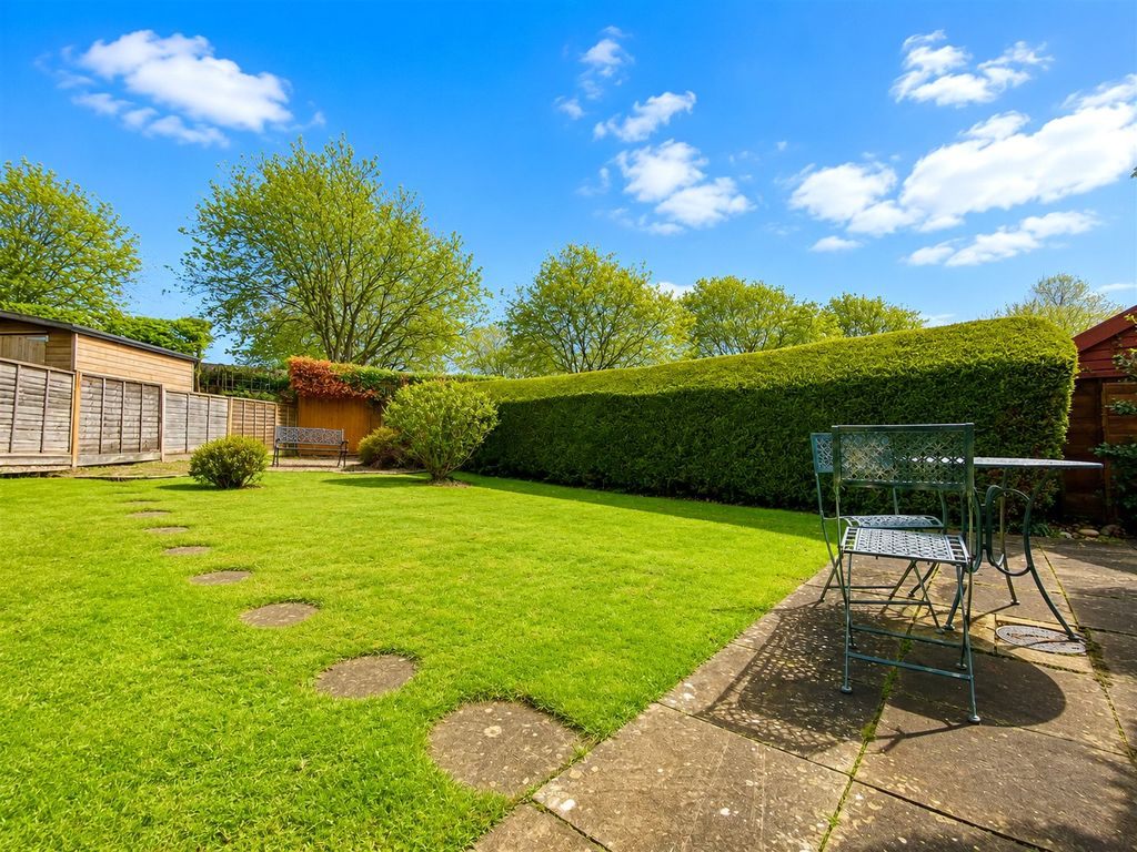 Property photo 2 of 11 Picture No. 18