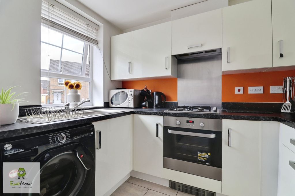 Property photo 2 of 12 Kitchen Ewemove Cannock