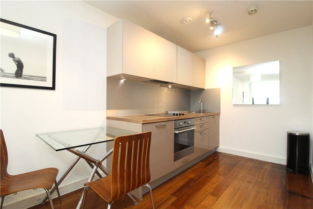 Property photo 2 of 11 Kitchen