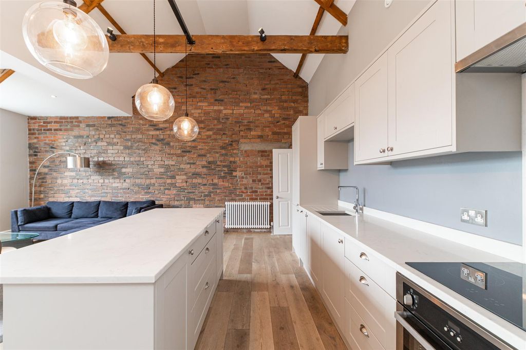 Property photo 3 of 12 Edit-9986.Jpg