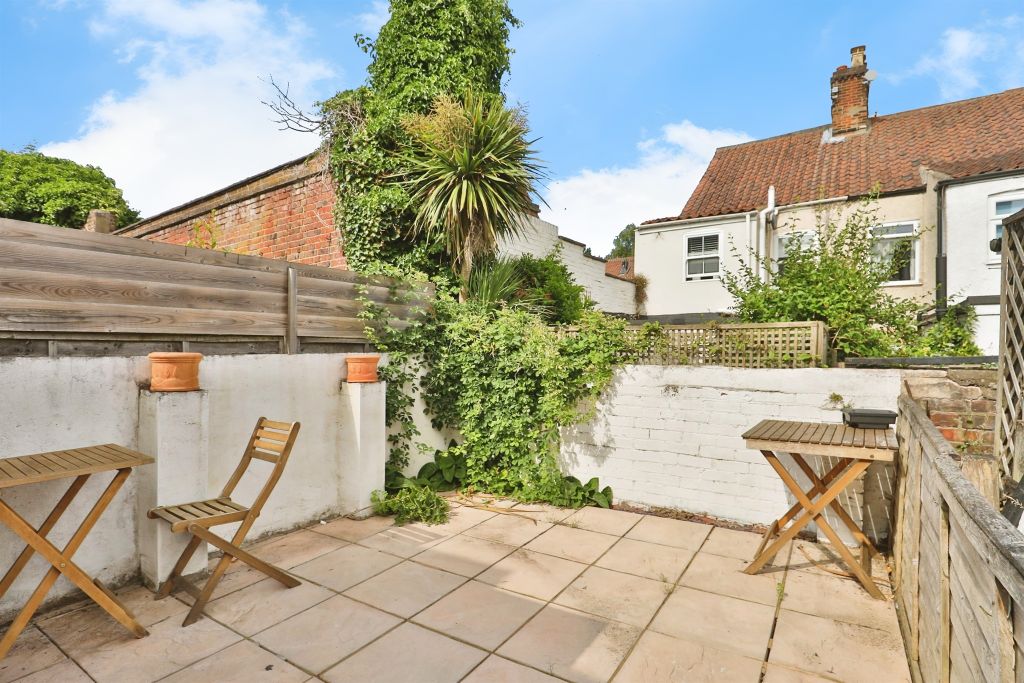 Property photo 2 of 17