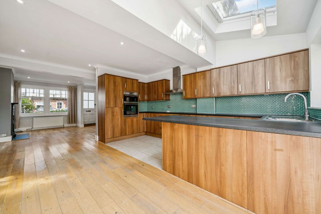 Property photo 3 of 16