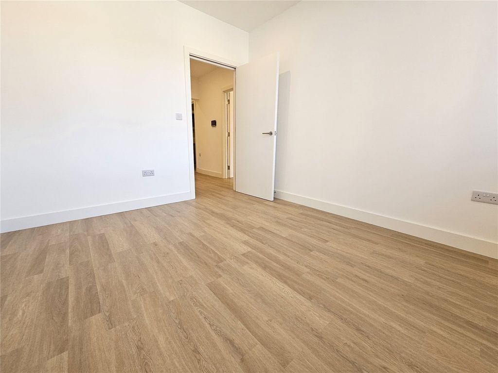 Property photo 2 of 8 Picture No. 05