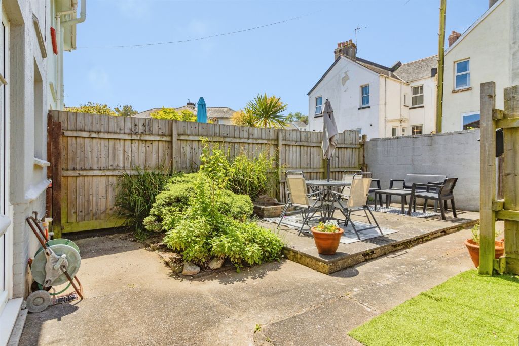Property photo 2 of 23