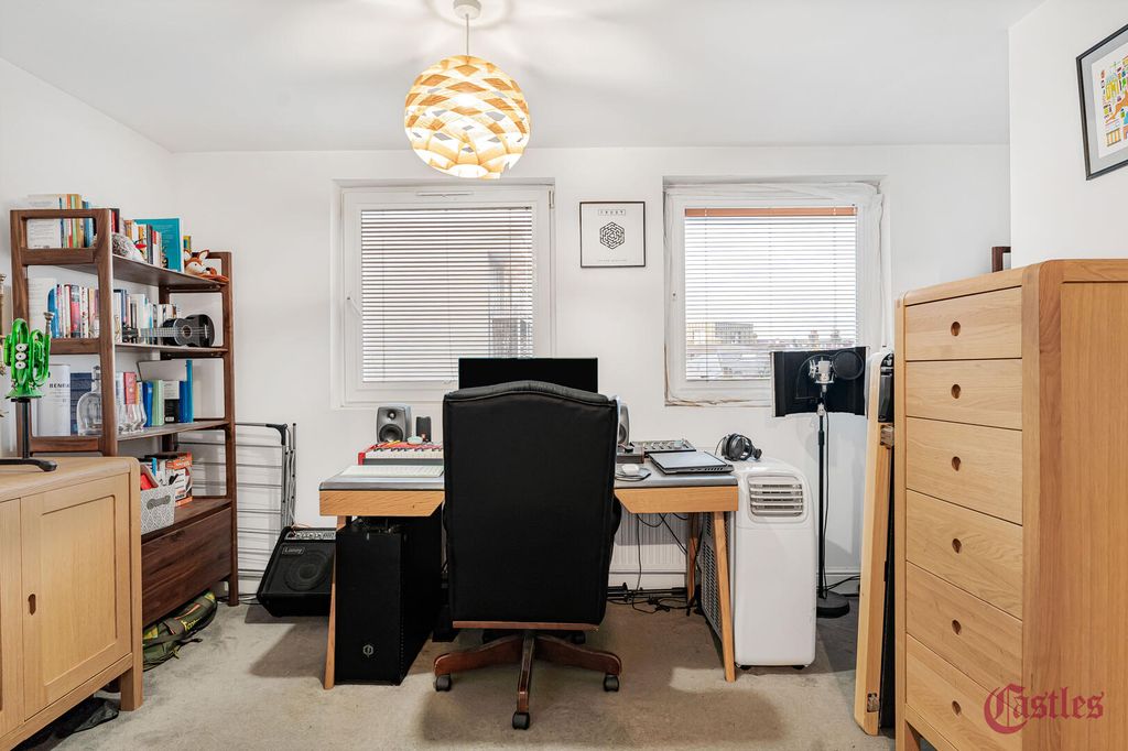 Property photo 2 of 31 Study