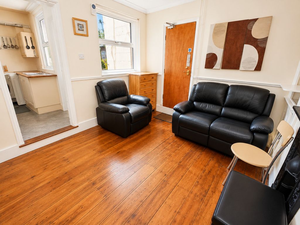 Property photo 3 of 12