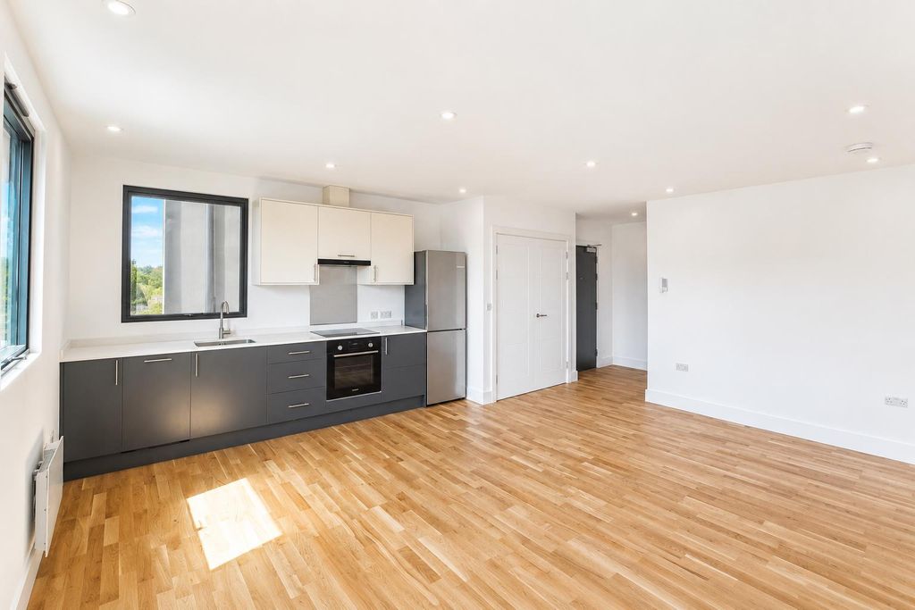 Property photo 3 of 12 Apartment 11Aabb.Png